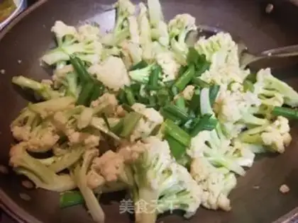 Make Pelican oil and vegetables step 5
