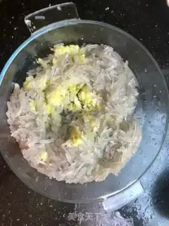 Make Porky pork fan dumplings step 1