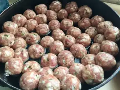 Make Meatballs step 4