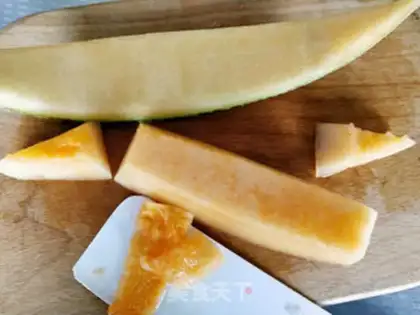 Make A melon boat step 2