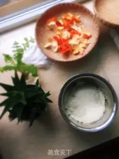 Make Cheese rolls of veggie ham and milk pizza step 1