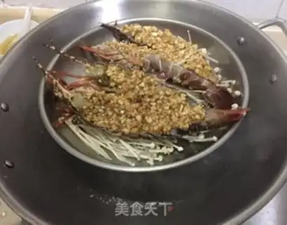 Make Garlic steamed lobster step 8