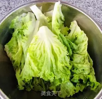 Make Pelican garlic lettuce step 1