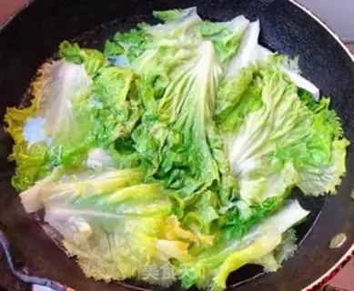 Make Pelican garlic lettuce step 2