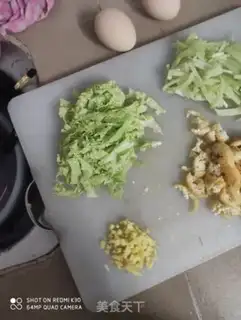 Make The sauerkrauts are fried rice step 1