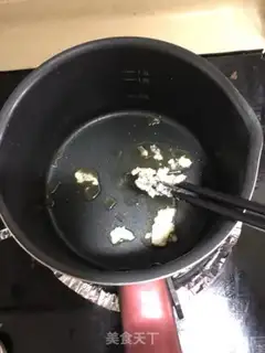 Make Sea belt sprouts, egg soup step 1