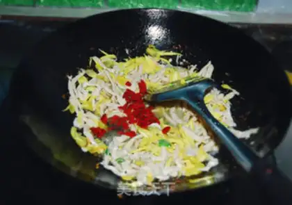 Make Piggy-cracker step 5