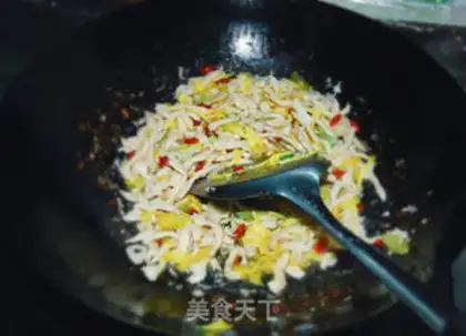 Make Piggy-cracker step 6