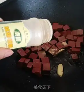 Make Garlic sprouts step 4