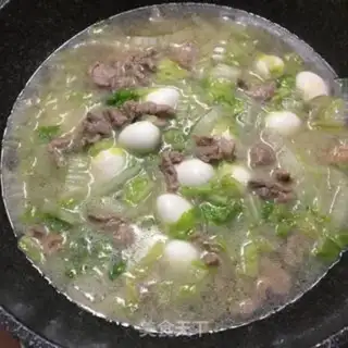 Make The gravy soup in quail eggs step 9