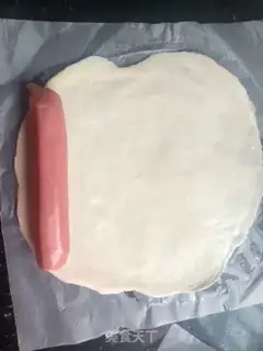Make Hand-to-hand wiener roll step 1