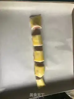 Make Hand-to-hand wiener roll step 4