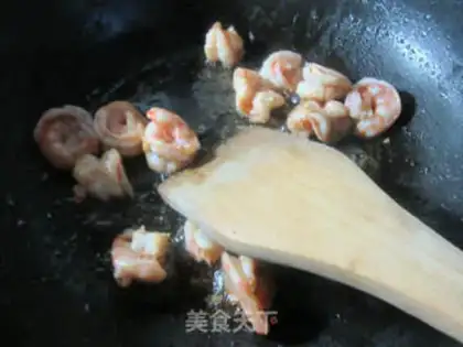 Make Shrimp fried Dutch beans step 5