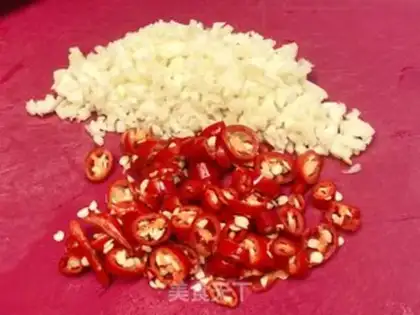 Make Spicy chicken silk step 1