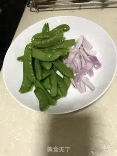 Make Sausage swirling Dutch beans step 0