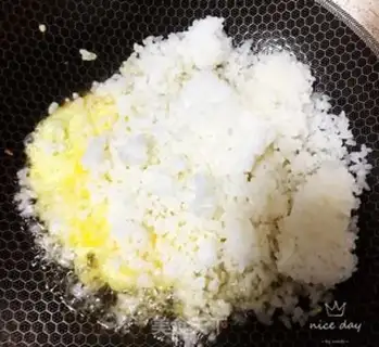 Make Shrimp sauce fried rice step 6