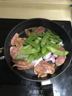 Make Sausage swirling Dutch beans step 2