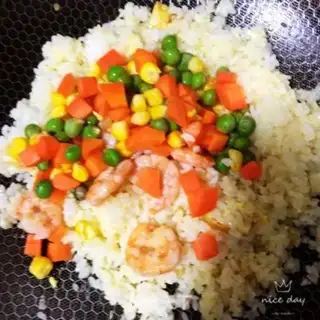 Make Shrimp sauce fried rice step 8