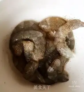 Make Cream eggs and shrimp step 0