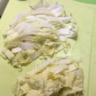 Make The soup for mushrooms and egg dumplings step 1