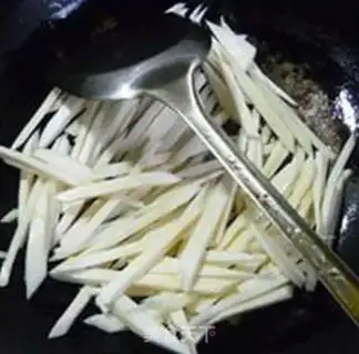 Make Beef sauce, white silk, noodle step 6
