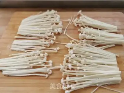 Make Dried golden needle mushrooms step 0