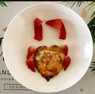 Make Heart-shaped eggs step 2