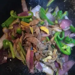 Make Onion pepper roast beef step 6