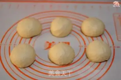 Make Star-shaped coconut bread step 4