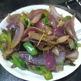 Make Onion pepper roast beef step 7