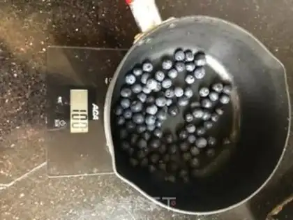 Make Homemade blueberry sauce step 0