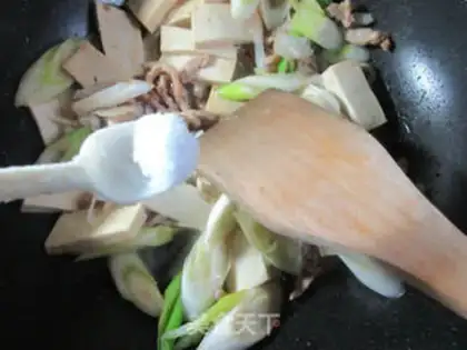 Make Scrawny onion tofu step 10