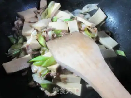 Make Scrawny onion tofu step 12