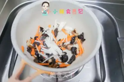 Make Chicken fungi mushroom tofu soup step 3