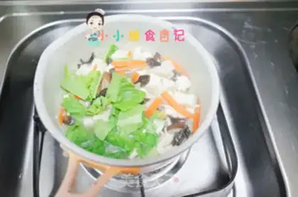 Make Chicken fungi mushroom tofu soup step 5