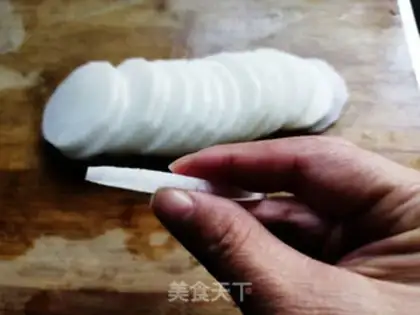 Make Nail radish step 1