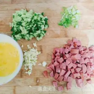Make Garlic sausage fried rice step 3