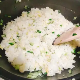 Make Garlic sausage fried rice step 6