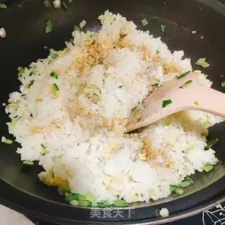 Make Garlic sausage fried rice step 7