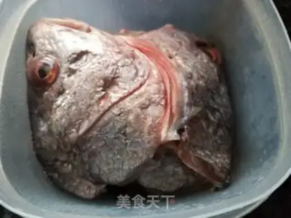 Make Fish head, tofu soup step 0