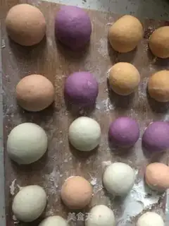 Make Colored buns step 2