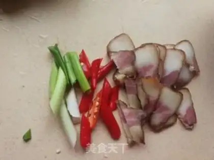 Make Pumpkin fried meat step 1