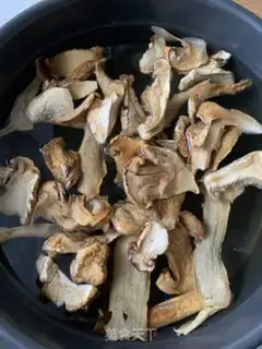 Make Old hen soup step 0