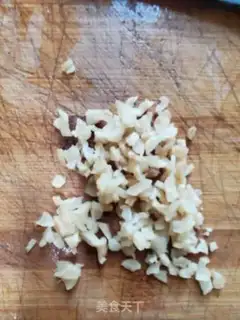 Make Scrambled eggs step 1
