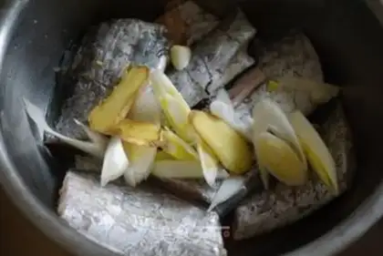 Make Red-fried fish step 0