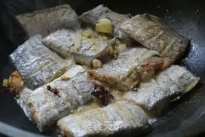 Make Red-fried fish step 1