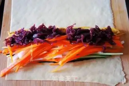 Make Flowers and rolls step 4