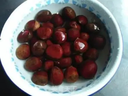 Make Boiled chestnuts step 1