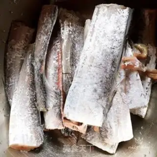 Make Dried spicy spicy fish step 0