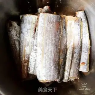 Make Dried spicy spicy fish step 3